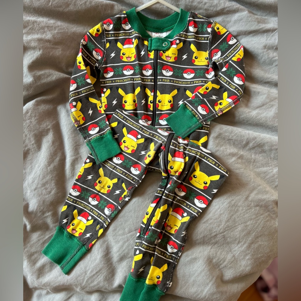 Hanna Andersson Christmas pjs (picachoo) 3t